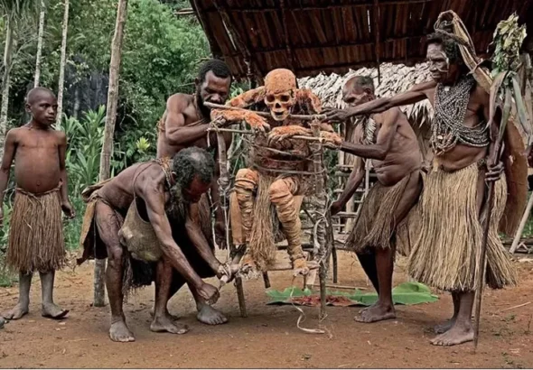 suku-korowai-3-3949199189