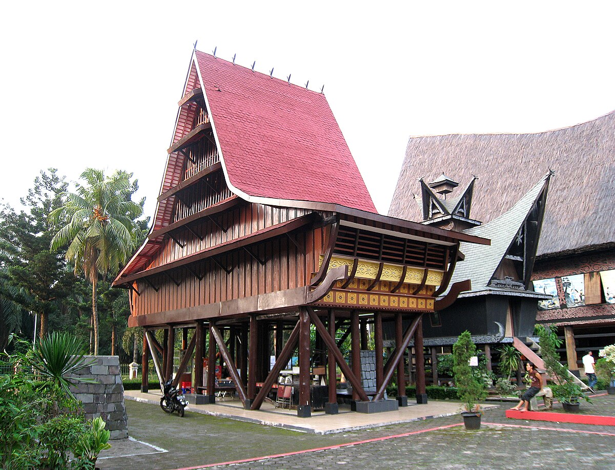 TMII_Nias_House