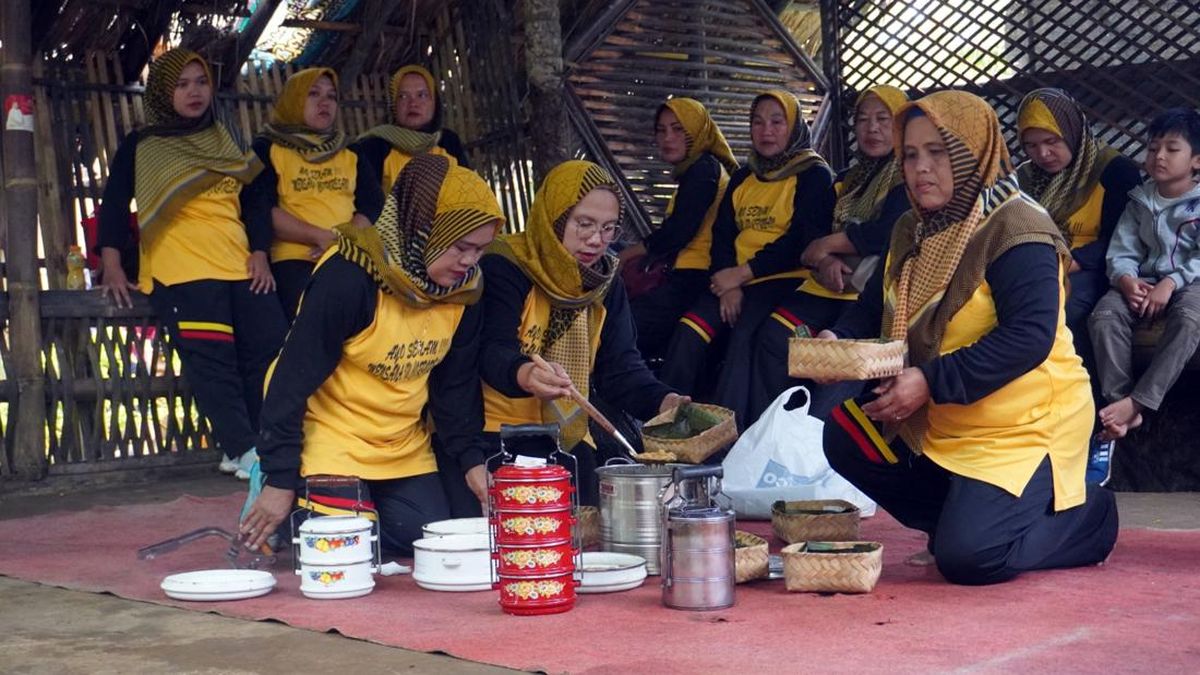 hidupkan-tradisi-nganteuran-resep-perempuan-jampang-lewat-bingkai-para-sineas-3_169