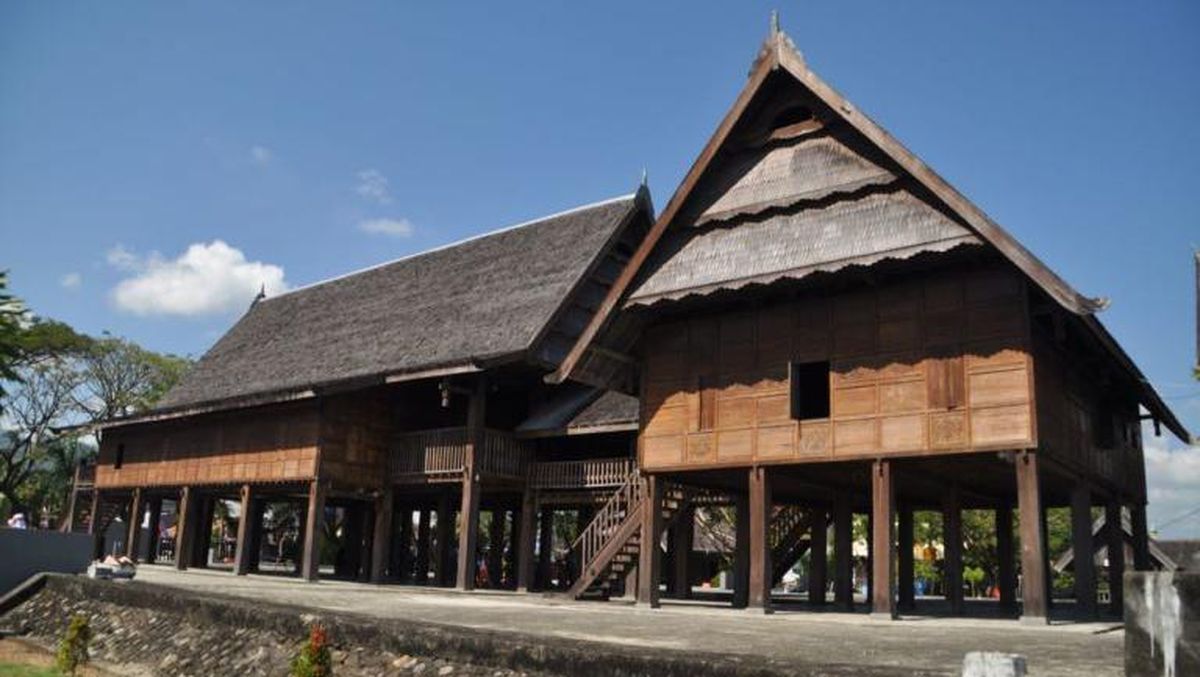 rumah-adat-mandar_169
