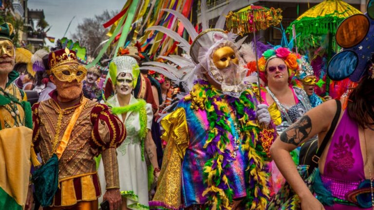 mengenal-festival-mardi-grass-karnaval-unik-jelang-paskah-yang-memikat-turis-036jp6Wjic