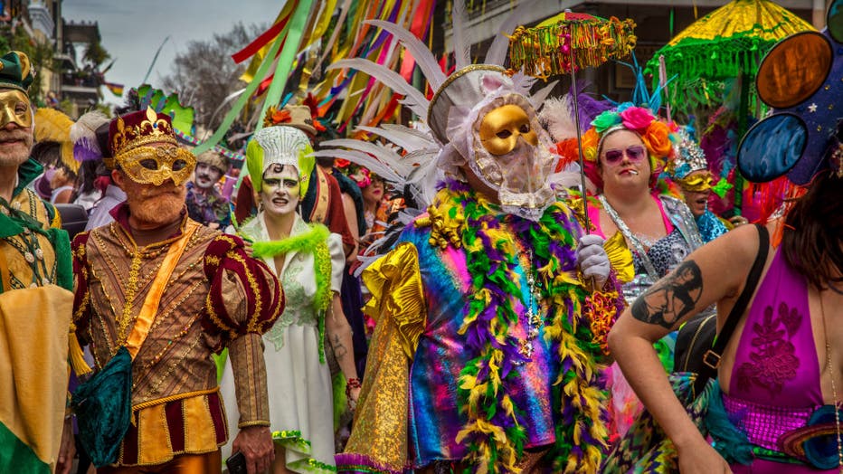 mengenal-festival-mardi-grass-karnaval-unik-jelang-paskah-yang-memikat-turis-036jp6Wjic