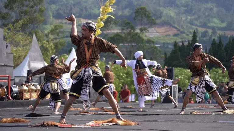 festival-budaya-dieng-merayakan-warisan-tradisional