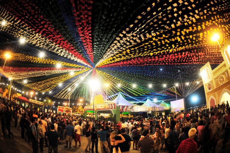 festival-festa-de-sao-joao-do-porto-perayaan-tradisional-yang-meriah