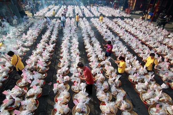 festival-ghosts-hungry-tradisi-dan-maknanya-di-indonesia
