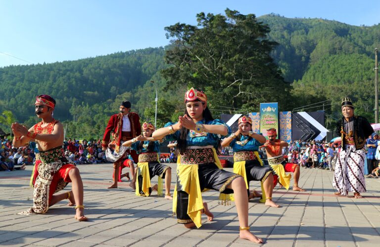 keindahan-dan-kebudayaan-festival-nambere