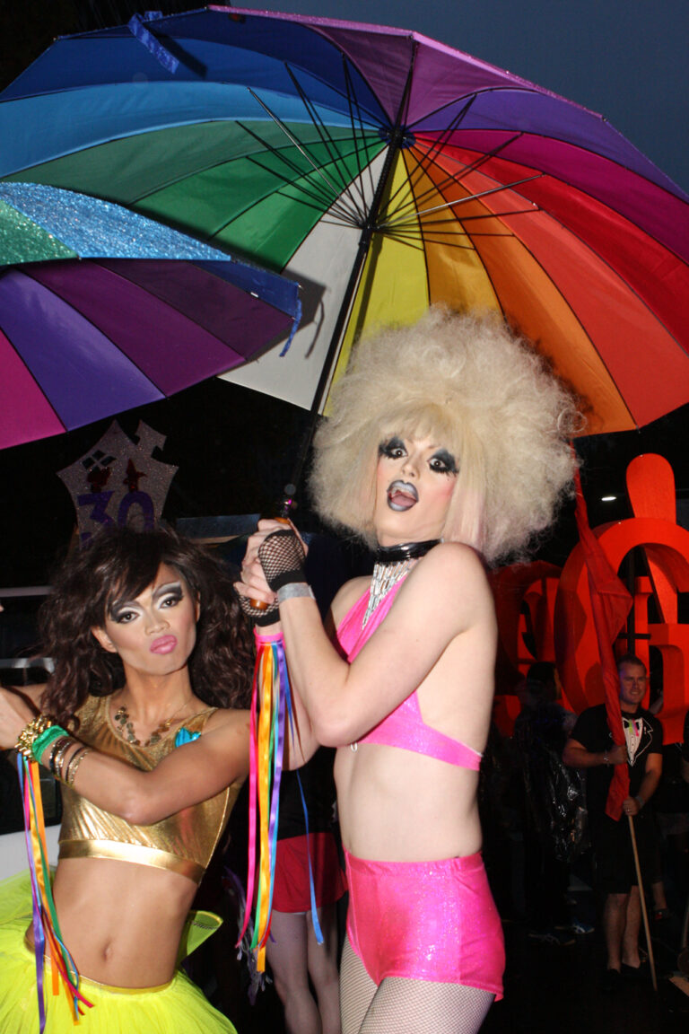 pawai-festival-sydney-gay-dan-lesbian-mardi-gras