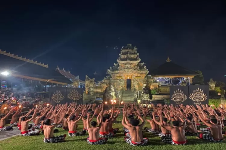 pesona-festival-kecak-suara-mistis-dan-tarian-tradisional
