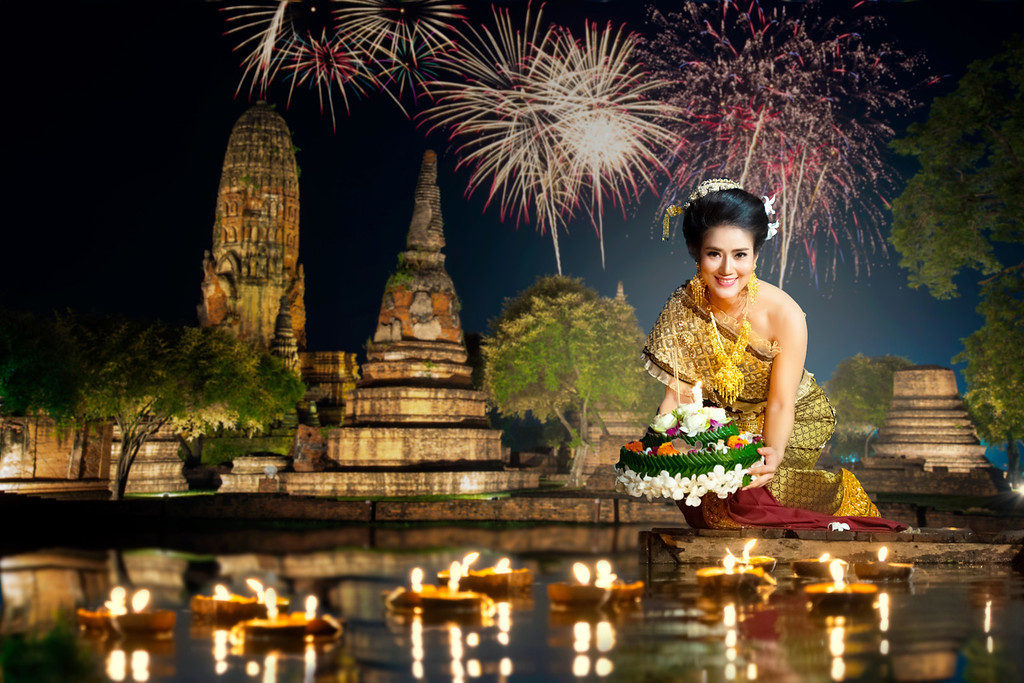 pesona-festival-loy-krathong-tradisi-memukau-di-thailand