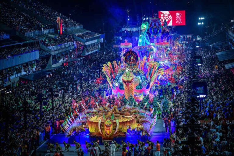 pesona-karnaval-rio-pesta-warna-warni-di-brasil