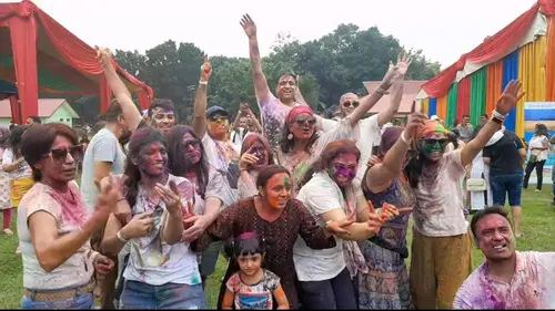 pesta-india-holi-meriahnya-perayaan-warna-warni