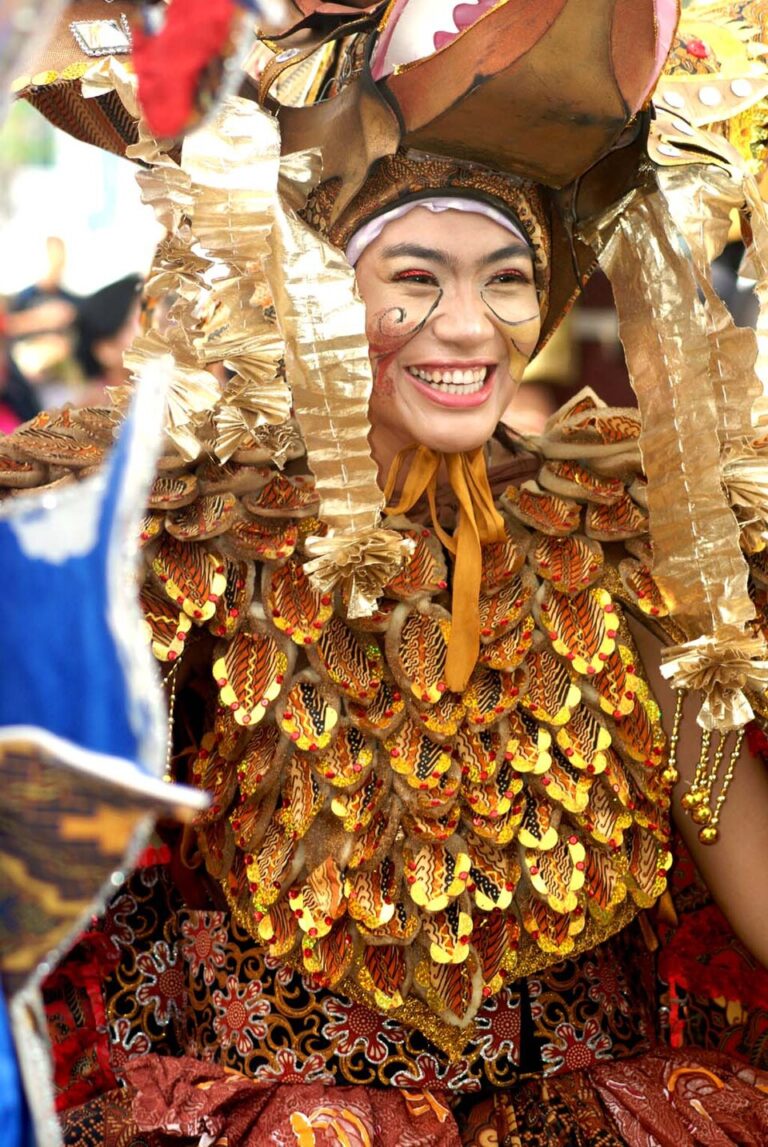 festival-albarus-dan-karnaval-batik-solo-perayaan-budaya-tradisional