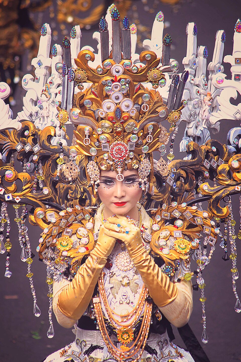 festival-albarus-jember-pesona-warna-dan-kreativitas-jfc