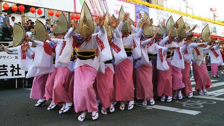 festival-awa-odori-di-tokushima-perayaan-tradisional-jepang