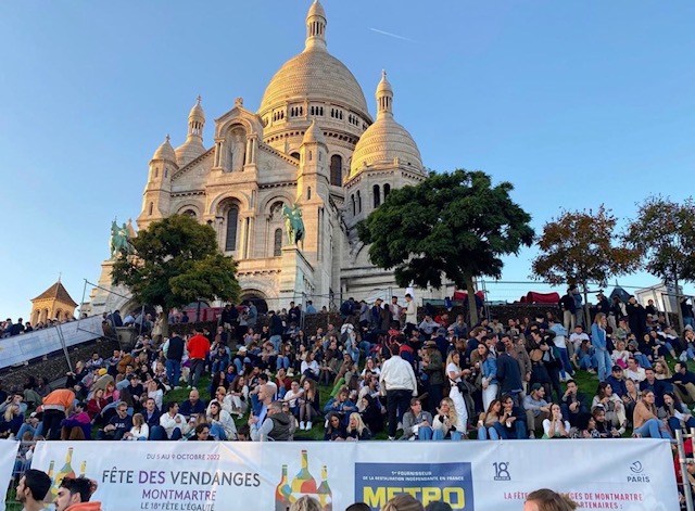 festival-panen-anggur-montmartre-perayaan-tradisional-di-paris