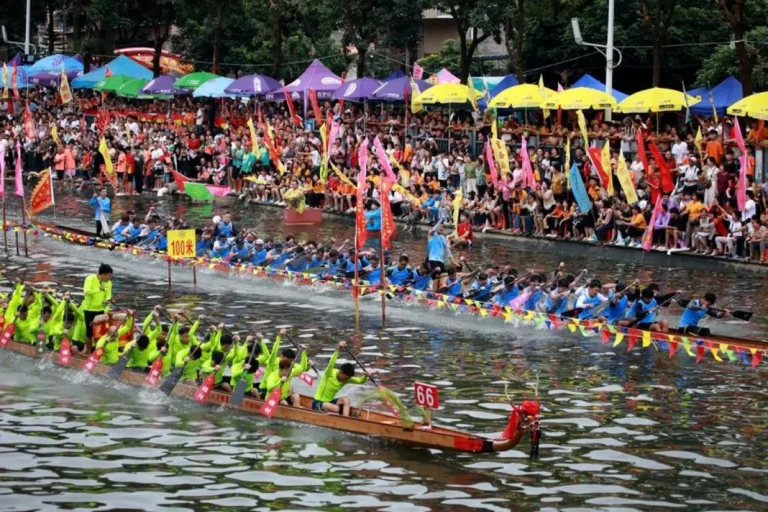 festival-perahu-naga-tradisi-budaya-dan-keindahan-sungai