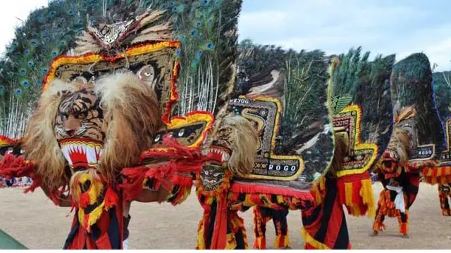 festival-reog-ponorogo-tradisi-budaya-yang-memukau-di-indonesia