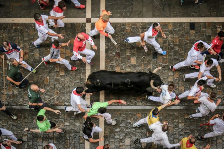 festival-san-fermin-di-pamplona-tradisi-dan-sejarah-yang-menarik