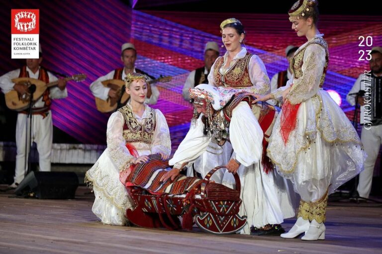 festival-tari-dan-musik-rakyat-gjirokaster-tradisi-dan-budaya-lokal