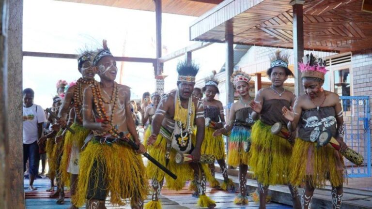 festival-ulat-sutra-perayaan-tradisional-di-indonesia