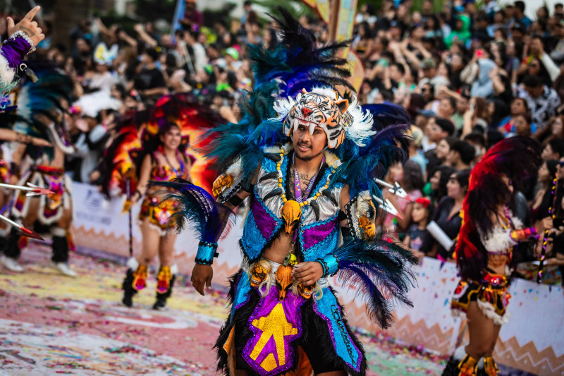 perayaan-carnaval-andino-con-la-fuerza-del-sol-di-bolivia