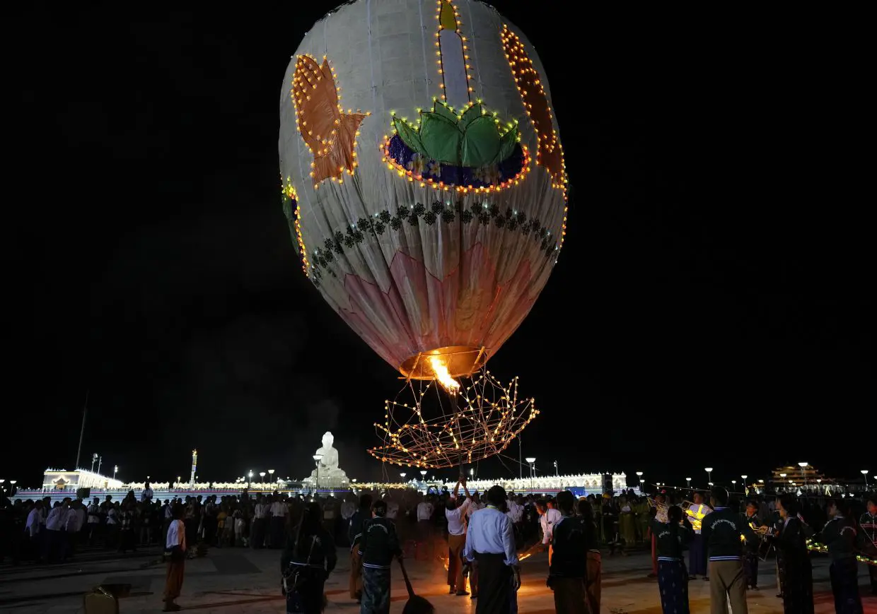 festival-balon-udara-taunggyi-perayaan-warna-warni-di-langit-myanmar
