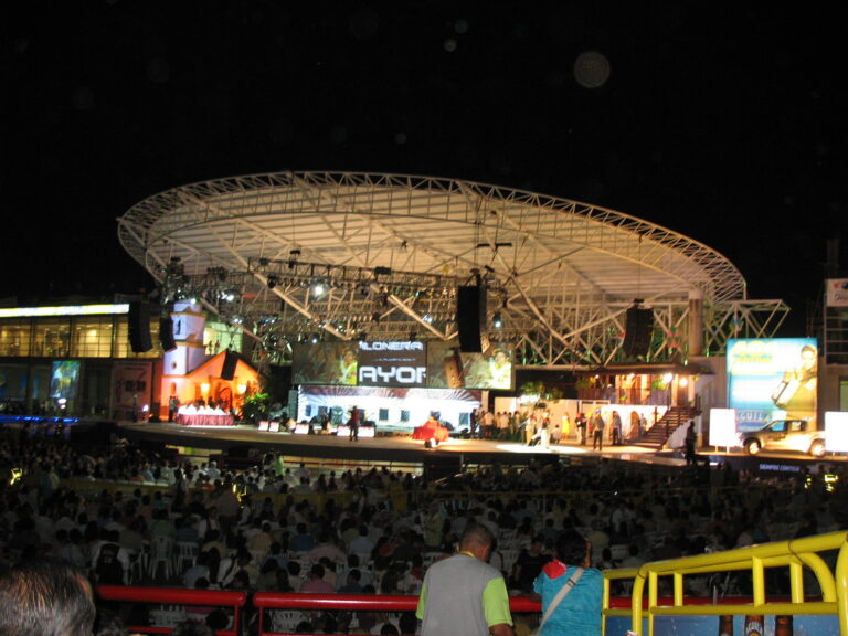 festival-de-la-leyenda-vallenata-perayaan-musik-tradisional-kolombia