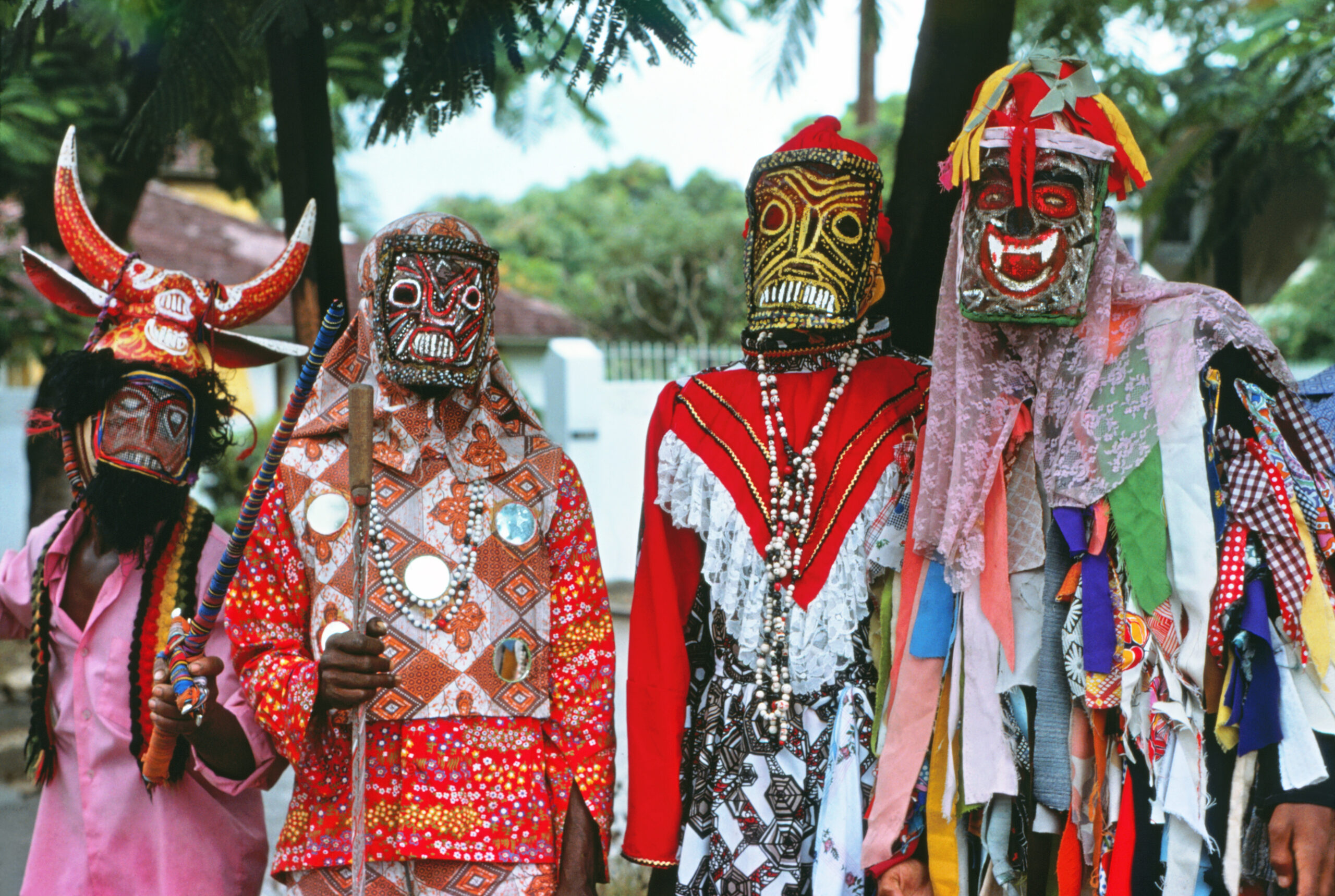 festival-junkanoo-di-pulau-andros-tradisi-warisan-budaya-bahama