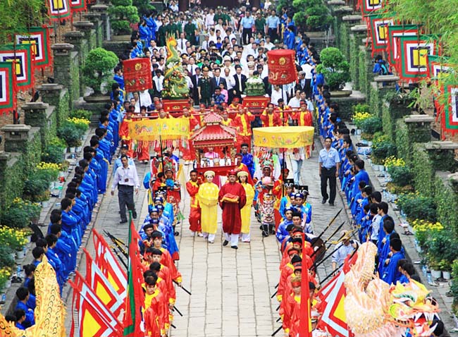 festival-kuil-raja-hung-perayaan-sejarah-dan-tradisi-vietnam