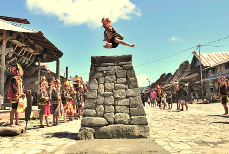 festival-lompat-batu-tradisional-di-nias-warisan-budaya-yang-menakjubkan