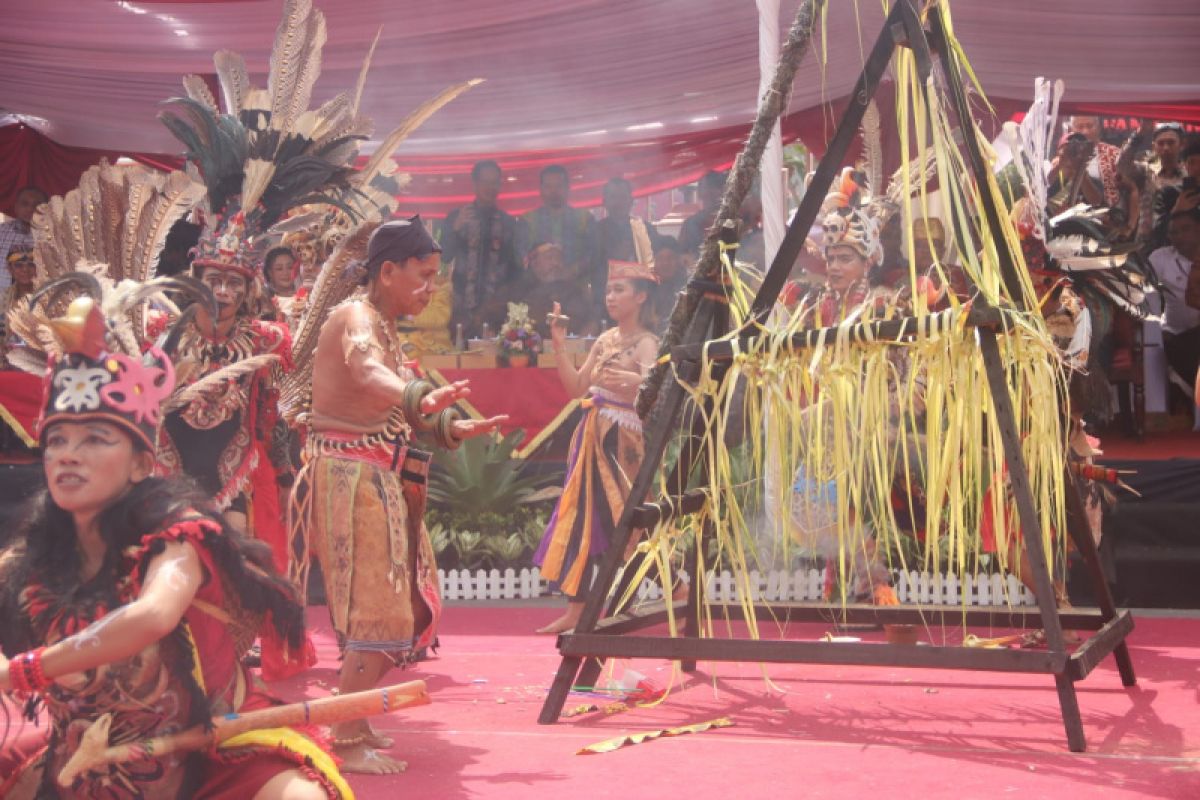 festival-manaw-perayaan-tradisional-yang-memukau-di-indonesia