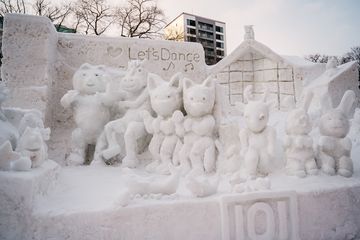festival-salju-sapporo-di-hokkaido-keindahan-patung-es-dan-salju