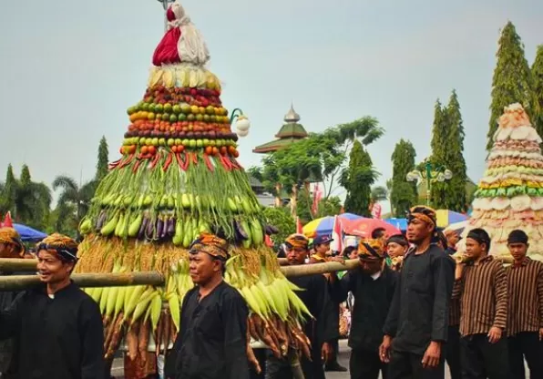 grebeg-suro-tradisi-tahunan-menyambut-tahun-baru-jawa