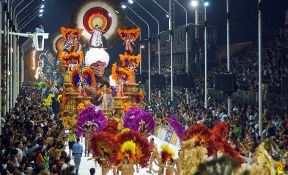 karnaval-gualeguaychu-tradisi-meriah-di-argentina