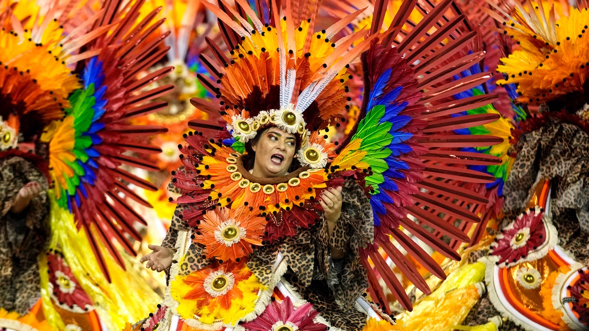 karnaval-rio-de-janeiro-perayaan-warna-warni-dan-tradisi-brasil
