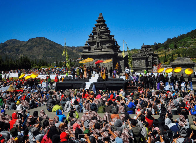 keindahan-dan-tradisi-dalam-festival-budaya-dieng-yang-memikat