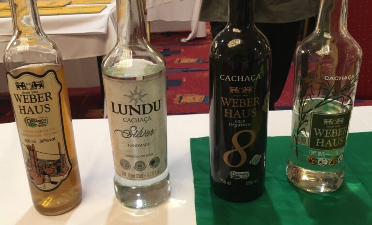 festival-festa-de-cachaca-perayaan-tradisional-minuman-khas-brasil