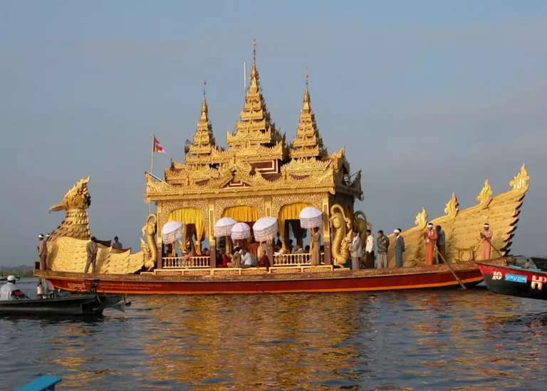 festival-phaung-daw-oo-pagoda-tradisi-dan-keindahan-budaya-myanmar