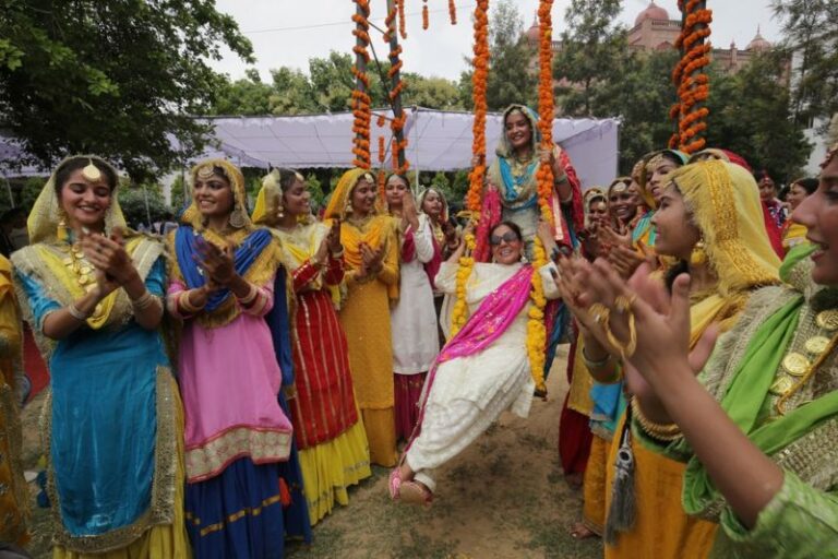 festival-teej-perayaan-tradisional-wanita-di-india