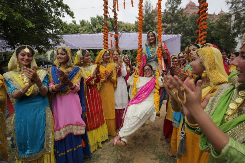 festival-teej-perayaan-tradisional-wanita-di-india