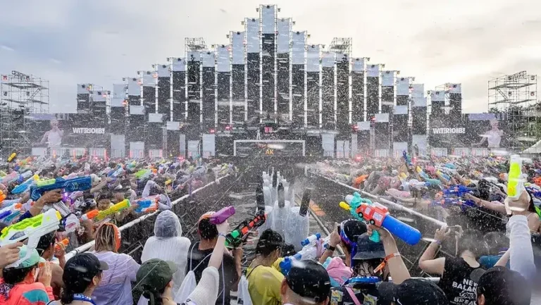 festival-waterbomb-perayaan-seru-dan-warna-warni-di-indonesia