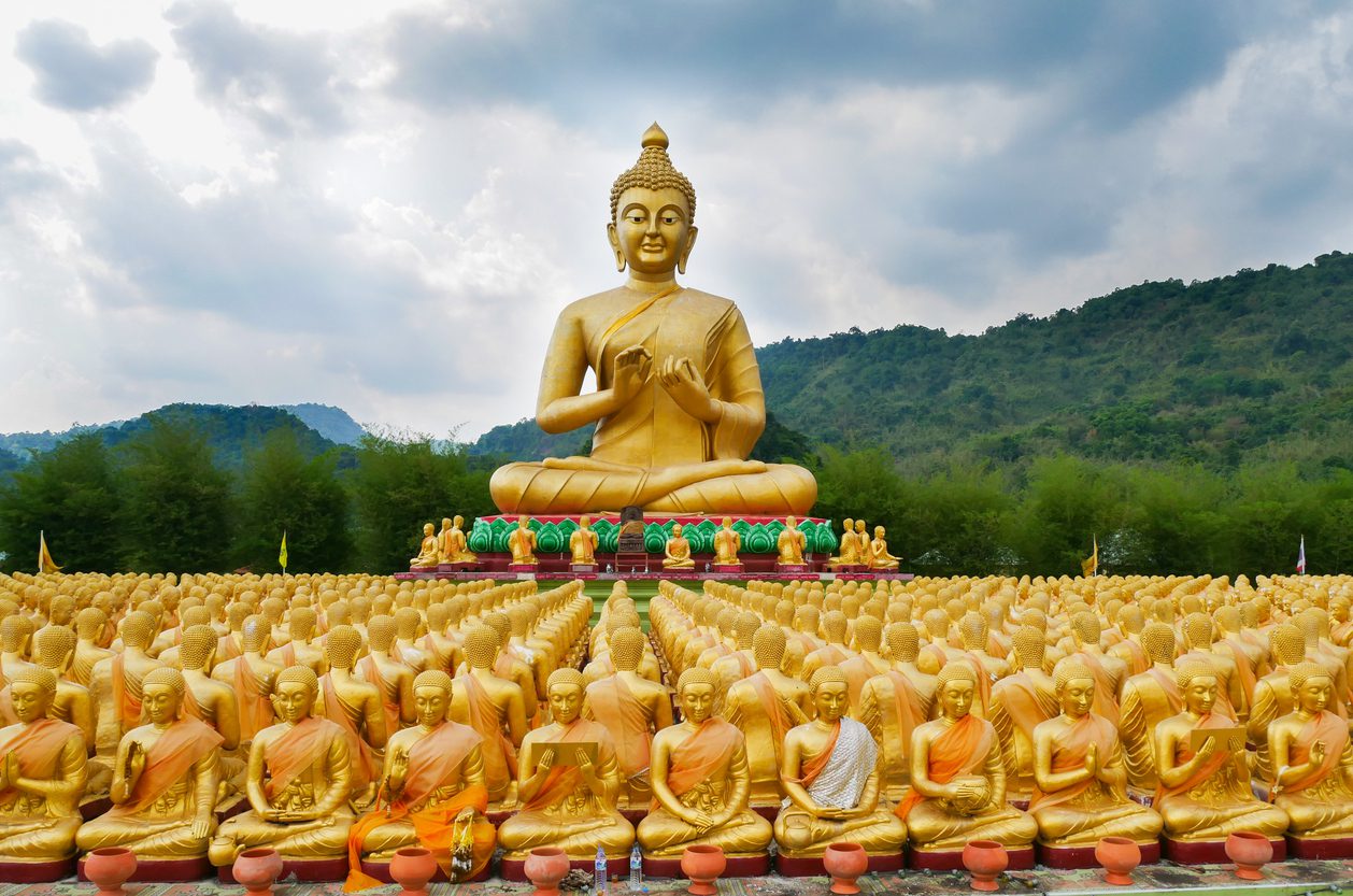 meak-bochea-perayaan-buddhis-tradisional-di-thailand