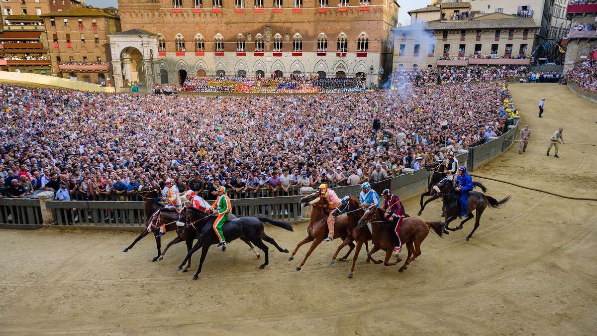 palio-di-siena-tradisi-balap-kuda-bersejarah-di-italia