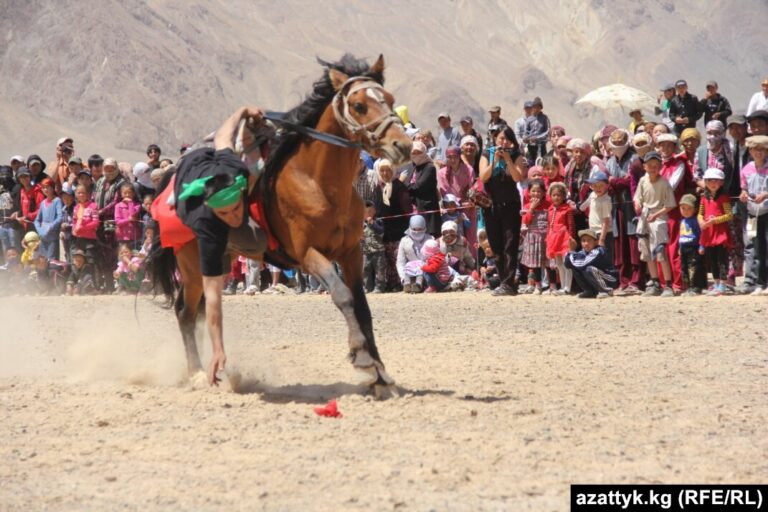 festival-at-chabysh-dan-nomad-pamir-perayaan-tradisional-kyrgyz