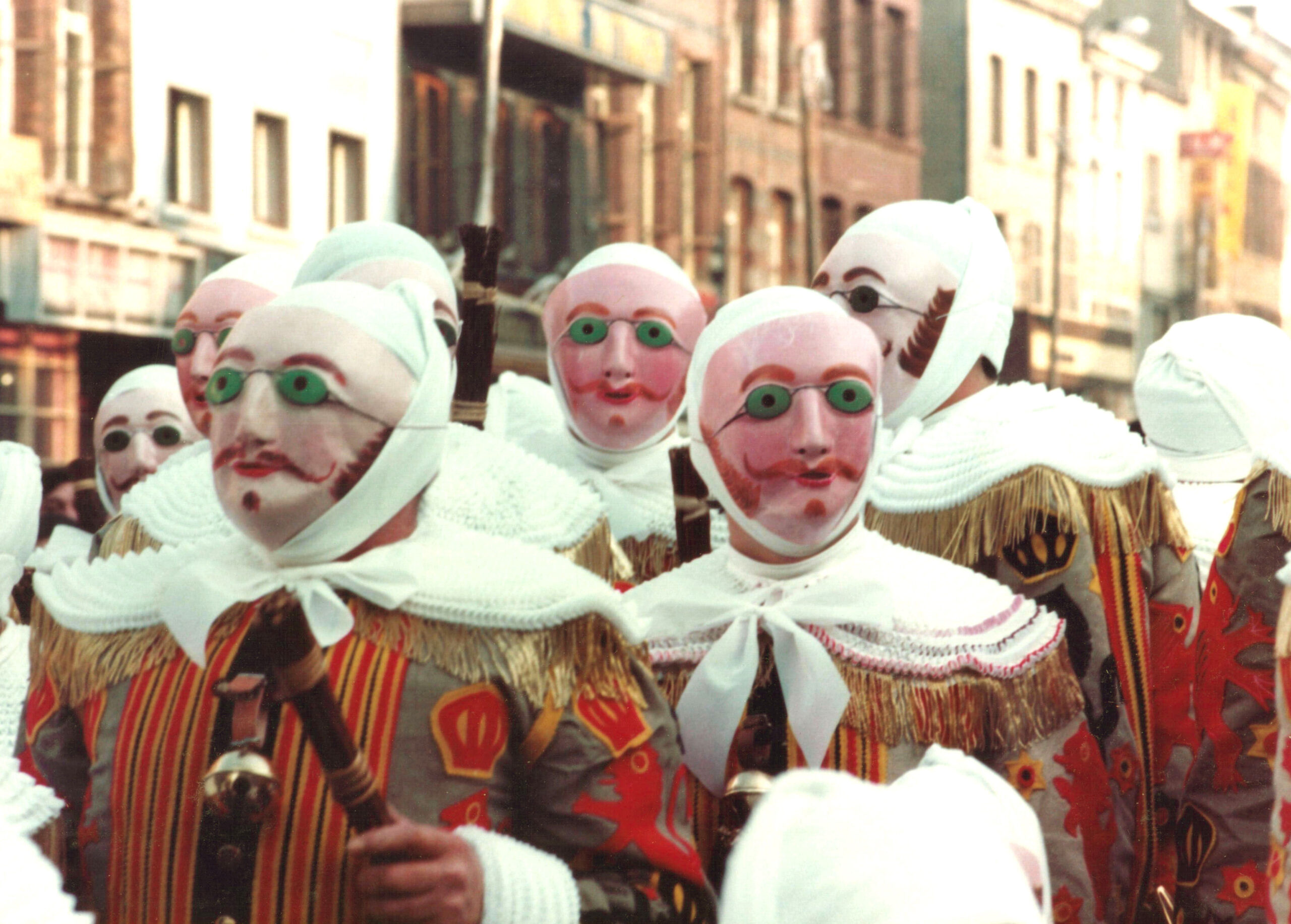 festival-karnaval-binche-tradisi-meriah-dan-warisan-budaya-belgia