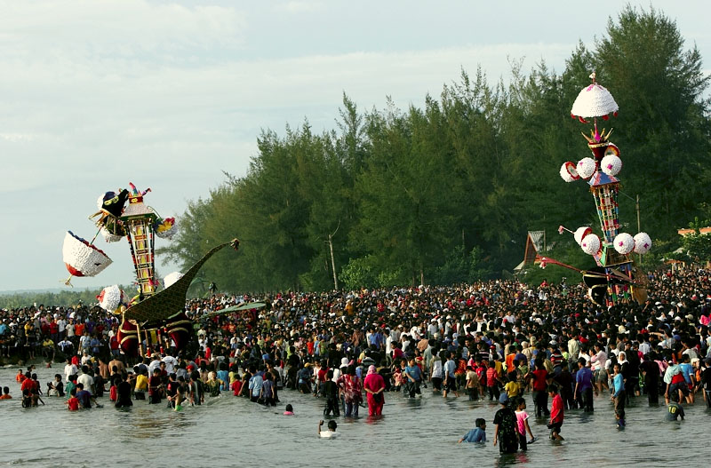 festival-tabuik-tradisi-dan-sejarah-peringatan-di-pariaman