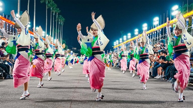 awa-odori-festival-tarian-tradisional-jepang-yang-penuh-warna