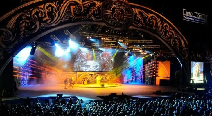 festival-cosquin-perayaan-musik-tradisional-argentina-di-argentina