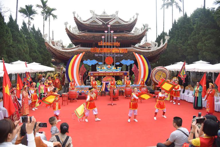 festival-pagoda-parfum-wewangian-tradisional-yang-memikat