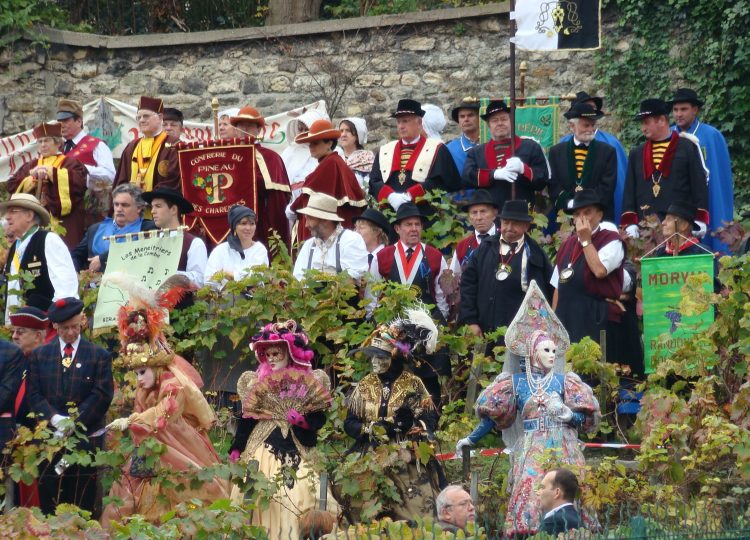 festival-panen-anggur-montmartre-perayaan-tradisional-di-paris
